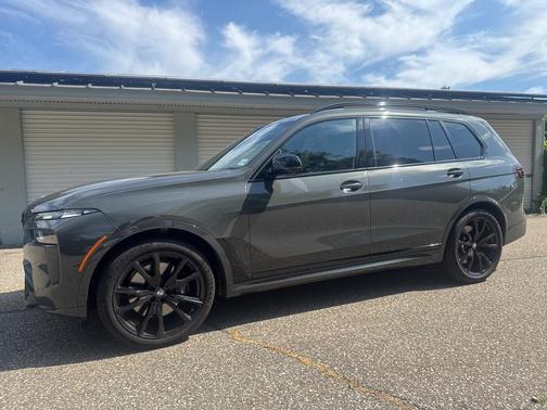 2024 BMW X7 M60i
