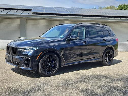 2022 BMW X7 M50i