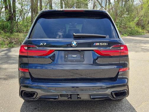 2022 BMW X7 M50i