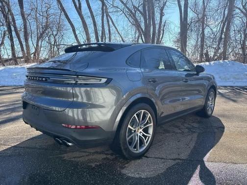 2024 Porsche Cayenne AWD