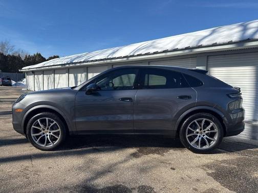 2024 Porsche Cayenne AWD