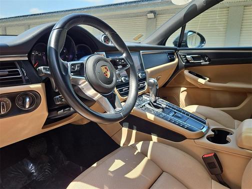 2023 Porsche Macan S