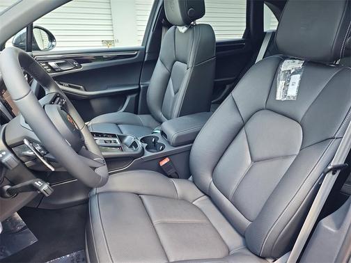2025 Porsche Macan S