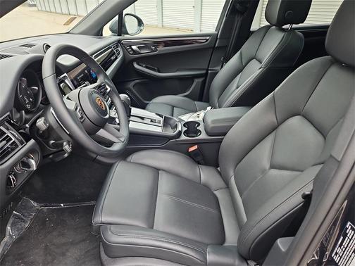2024 Porsche Macan Base (PDK)