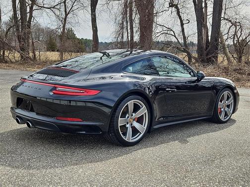 2019 Porsche 911 Carrera 4S