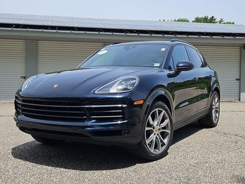 Moonlight Blue Metallic 2023 Porsche Cayenne Platinum Edition