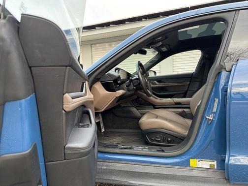 2023 Porsche Taycan Turbo S