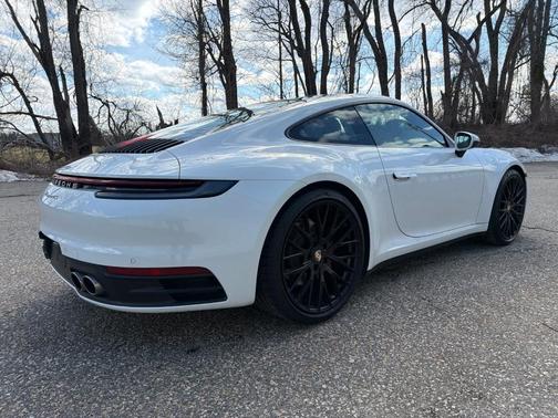 2022 Porsche 911 Carrera 4S