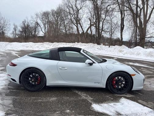 2019 Porsche 911 Targa