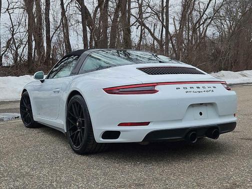 2019 Porsche 911 Targa
