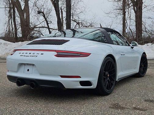 2019 Porsche 911 Targa