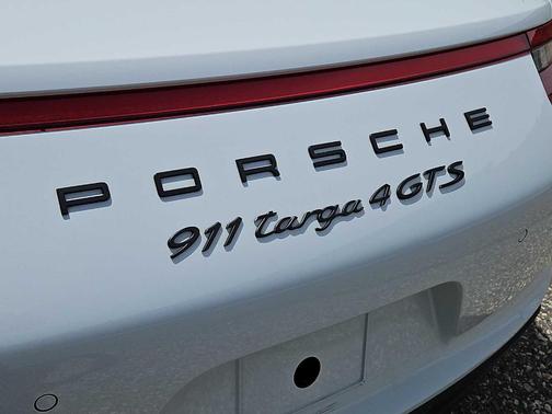 Carrara White Metallic 2019 Porsche 911 Targa