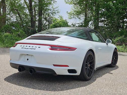 Carrara White Metallic 2019 Porsche 911 Targa