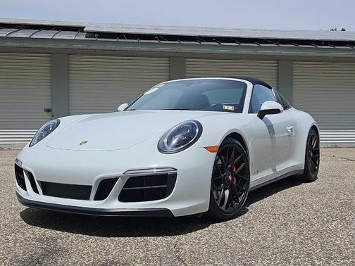 Carrara White Metallic 2019 Porsche 911 Targa