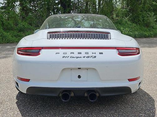 Carrara White Metallic 2019 Porsche 911 Targa