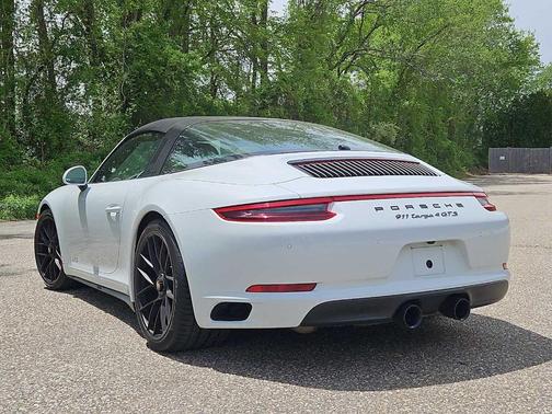 Carrara White Metallic 2019 Porsche 911 Targa