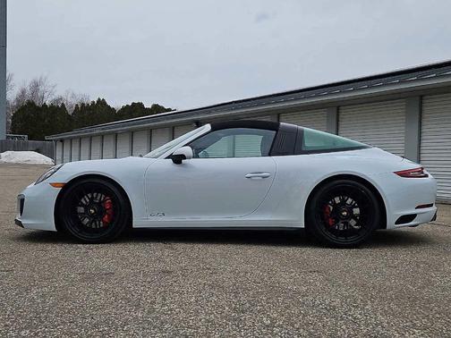 2019 Porsche 911 Targa