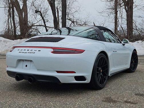 2019 Porsche 911 Targa