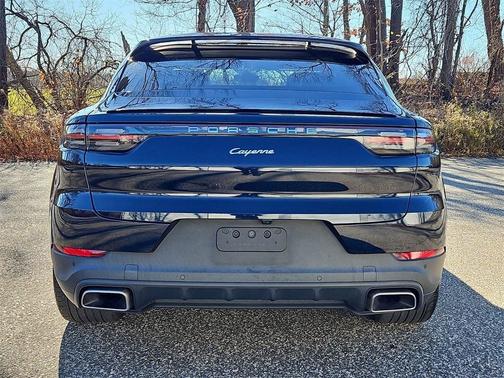 2022 Porsche Cayenne Base (Tiptronic)