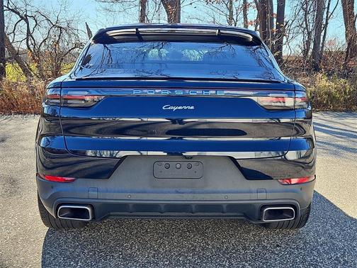 2022 Porsche Cayenne Base (Tiptronic)