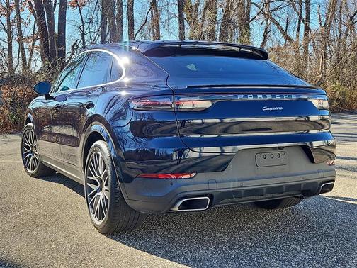 2022 Porsche Cayenne Base (Tiptronic)