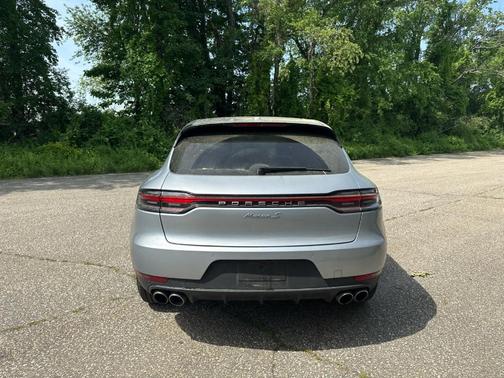 Dolomite Silver Metallic 2020 Porsche Macan S