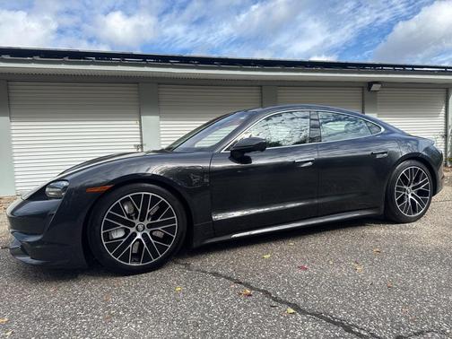 2020 Porsche Taycan Turbo
