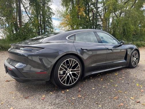 2020 Porsche Taycan Turbo