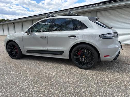 Chalk 2023 Porsche Macan GTS