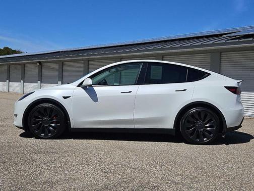 Pearl White Multi 2022 Tesla Model Y Performance