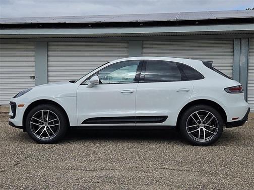 2026 Porsche Macan Base
