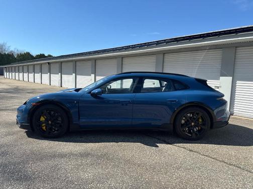Gentian Blue Metallic 2022 Porsche Taycan Turbo S