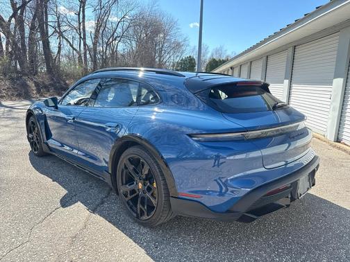 Gentian Blue Metallic 2022 Porsche Taycan Turbo S