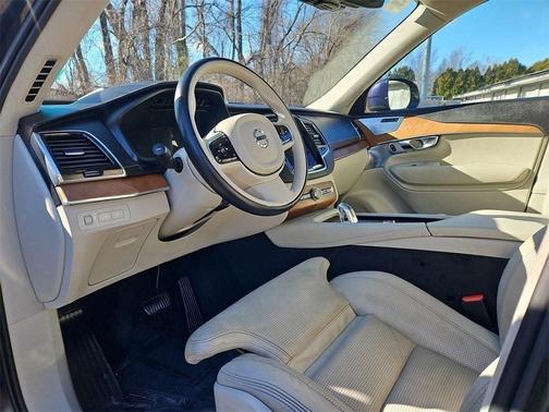 2017 Volvo XC90 Hybrid T8 Inscription