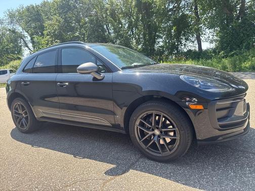 2023 Porsche Macan T