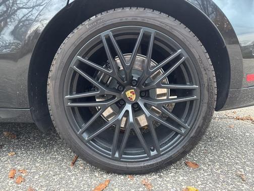 2024 Porsche Macan GTS