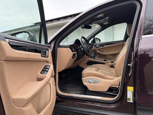 2023 Porsche Macan S