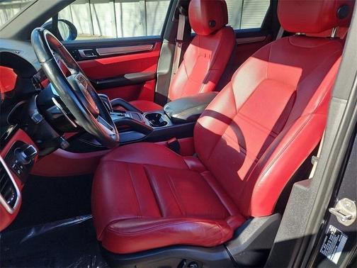 2022 Porsche Cayenne Platinum Edition