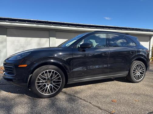 2022 Porsche Cayenne Platinum Edition