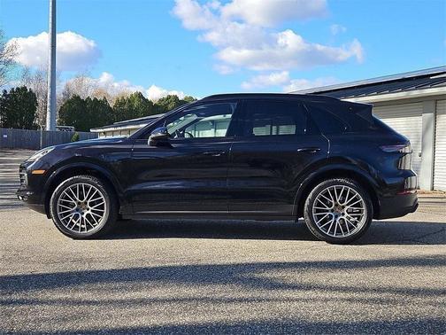 2022 Porsche Cayenne Platinum Edition