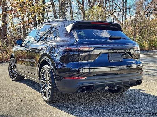 2022 Porsche Cayenne Platinum Edition