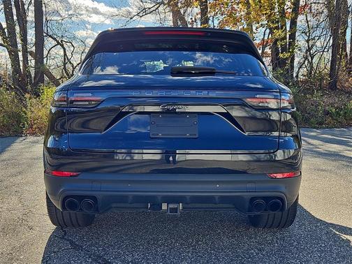 2022 Porsche Cayenne Platinum Edition