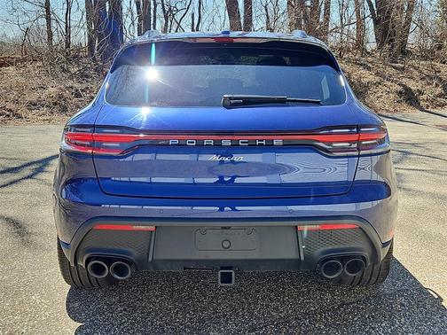 2024 Porsche Macan Base (PDK)
