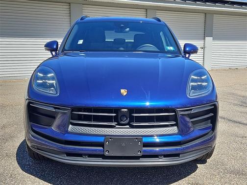 2024 Porsche Macan Base (PDK)
