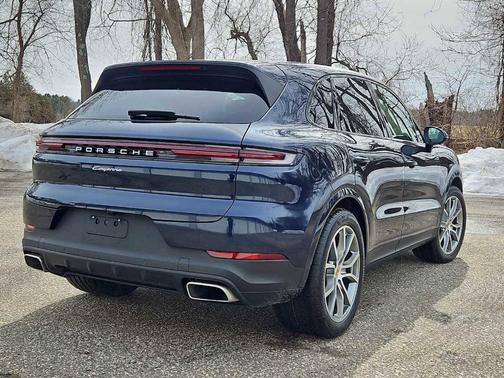2024 Porsche Cayenne Base