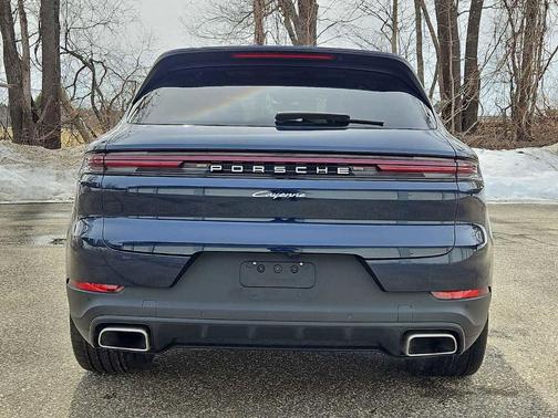 2024 Porsche Cayenne Base