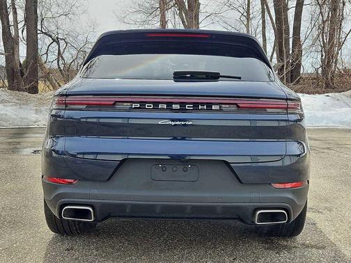 2024 Porsche Cayenne Base