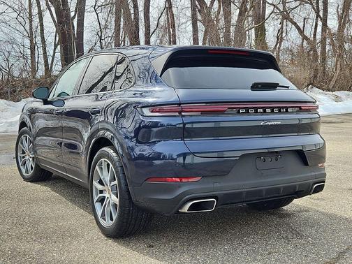 2024 Porsche Cayenne Base