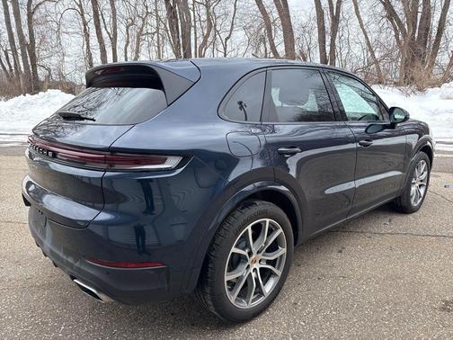 2024 Porsche Cayenne Base