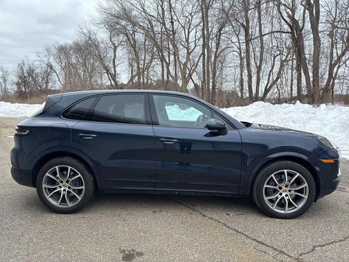 2024 Porsche Cayenne Base